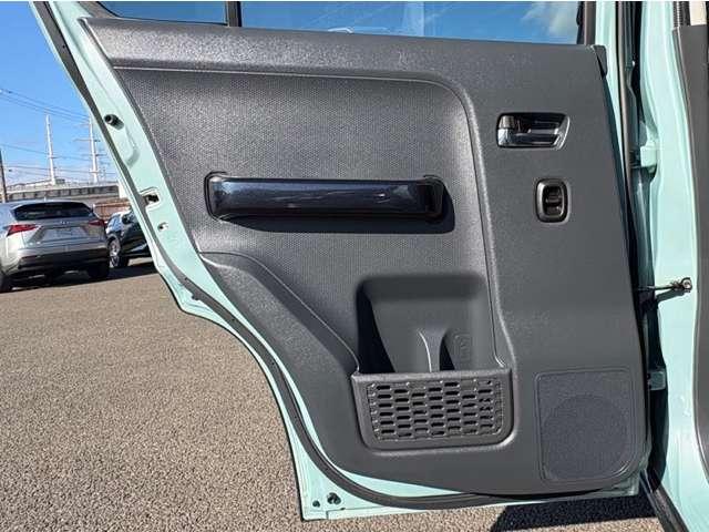 ハスラー ＪスタイルＩＩＩ　スチールシルバールーフ！アイドリングストップ！デュアルカメラブレーキサポート！純正ナビ＆フルセグＴＶ＆ＤＶＤ＆ＢＴ！全方位モニター！ＨＩＤヘッドライト！純正アルミ！半革シート！シートヒーター！（36枚目）