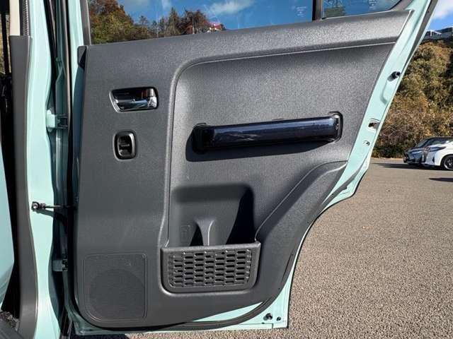 ハスラー ＪスタイルＩＩＩ　スチールシルバールーフ！アイドリングストップ！デュアルカメラブレーキサポート！純正ナビ＆フルセグＴＶ＆ＤＶＤ＆ＢＴ！全方位モニター！ＨＩＤヘッドライト！純正アルミ！半革シート！シートヒーター！（37枚目）