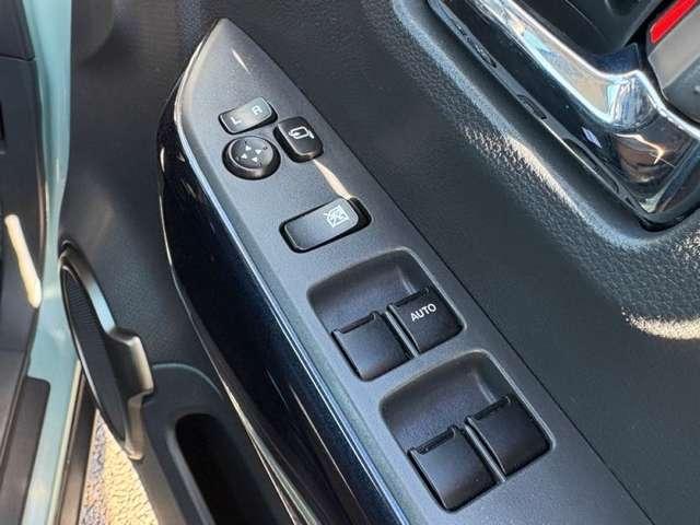 ハスラー ＪスタイルＩＩＩ　スチールシルバールーフ！アイドリングストップ！デュアルカメラブレーキサポート！純正ナビ＆フルセグＴＶ＆ＤＶＤ＆ＢＴ！全方位モニター！ＨＩＤヘッドライト！純正アルミ！半革シート！シートヒーター！（38枚目）