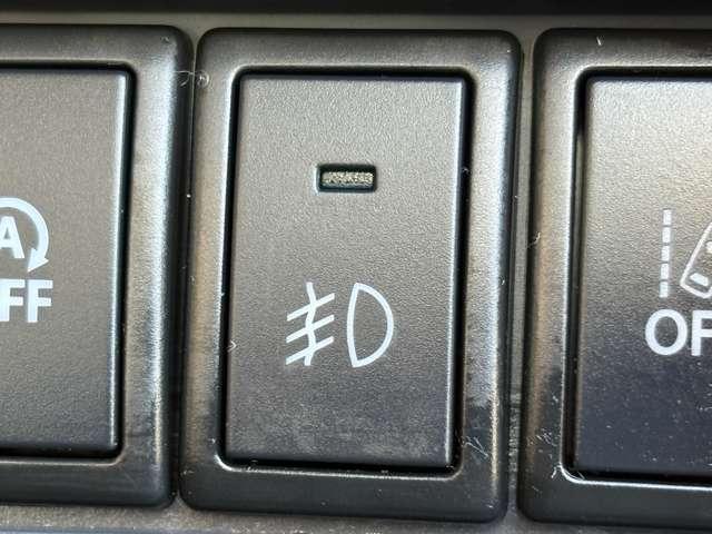 ハスラー ＪスタイルＩＩＩ　スチールシルバールーフ！アイドリングストップ！デュアルカメラブレーキサポート！純正ナビ＆フルセグＴＶ＆ＤＶＤ＆ＢＴ！全方位モニター！ＨＩＤヘッドライト！純正アルミ！半革シート！シートヒーター！（45枚目）