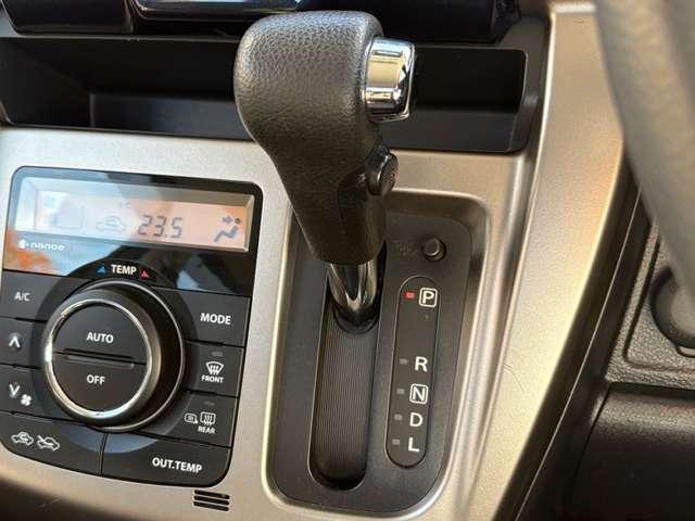 ハスラー ＪスタイルＩＩＩ　スチールシルバールーフ！アイドリングストップ！デュアルカメラブレーキサポート！純正ナビ＆フルセグＴＶ＆ＤＶＤ＆ＢＴ！全方位モニター！ＨＩＤヘッドライト！純正アルミ！半革シート！シートヒーター！（51枚目）