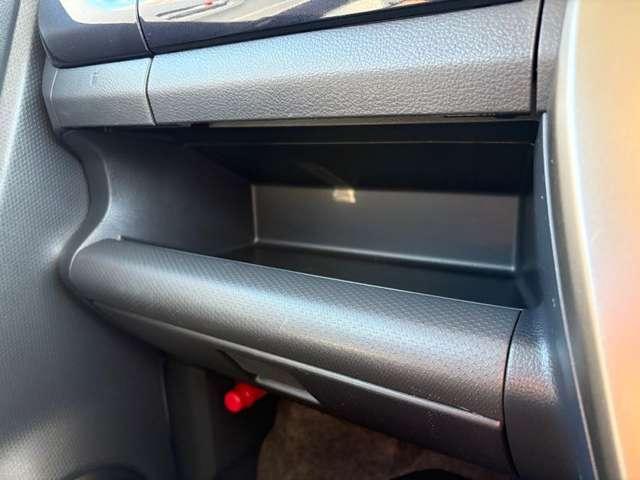 ハスラー ＪスタイルＩＩＩ　スチールシルバールーフ！アイドリングストップ！デュアルカメラブレーキサポート！純正ナビ＆フルセグＴＶ＆ＤＶＤ＆ＢＴ！全方位モニター！ＨＩＤヘッドライト！純正アルミ！半革シート！シートヒーター！（56枚目）