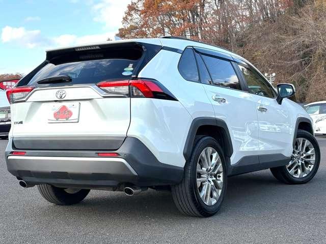 ＲＡＶ４ Ｇ　Ｚパッケージ　４ＷＤ　セーフティセンス！ブラインドスポットモニター！合皮シート！快適温熱シート！ハンドルヒーター！運転席パワーシート！純正ナビ＆フルセグＴＶ＆ＢＴ＆バックカメラ！デジタルインナーミラー！（4枚目）