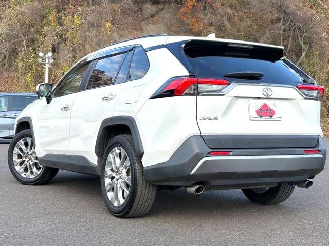 ＲＡＶ４ Ｇ　Ｚパッケージ　４ＷＤ　セーフティセンス！ブラインドスポットモニター！合皮シート！快適温熱シート！ハンドルヒーター！運転席パワーシート！純正ナビ＆フルセグＴＶ＆ＢＴ＆バックカメラ！デジタルインナーミラー！（5枚目）