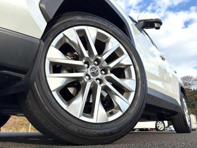 ＲＡＶ４ Ｇ　Ｚパッケージ　４ＷＤ　セーフティセンス！ブラインドスポットモニター！合皮シート！快適温熱シート！ハンドルヒーター！運転席パワーシート！純正ナビ＆フルセグＴＶ＆ＢＴ＆バックカメラ！デジタルインナーミラー！（11枚目）