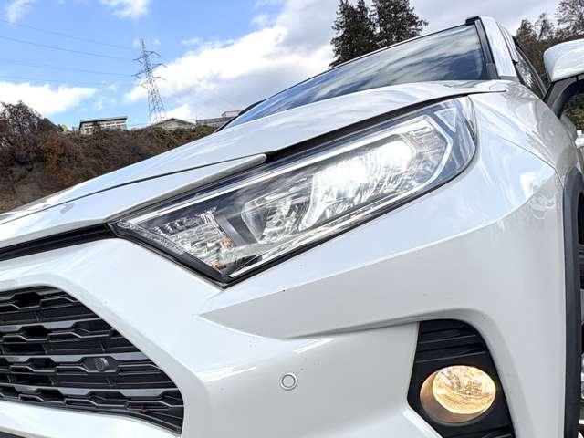 ＲＡＶ４ Ｇ　Ｚパッケージ　４ＷＤ　セーフティセンス！ブラインドスポットモニター！合皮シート！快適温熱シート！ハンドルヒーター！運転席パワーシート！純正ナビ＆フルセグＴＶ＆ＢＴ＆バックカメラ！デジタルインナーミラー！（17枚目）