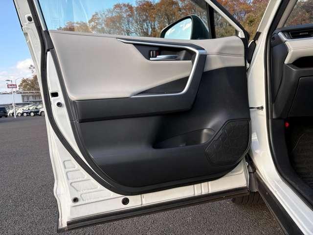 ＲＡＶ４ Ｇ　Ｚパッケージ　４ＷＤ　セーフティセンス！ブラインドスポットモニター！合皮シート！快適温熱シート！ハンドルヒーター！運転席パワーシート！純正ナビ＆フルセグＴＶ＆ＢＴ＆バックカメラ！デジタルインナーミラー！（29枚目）
