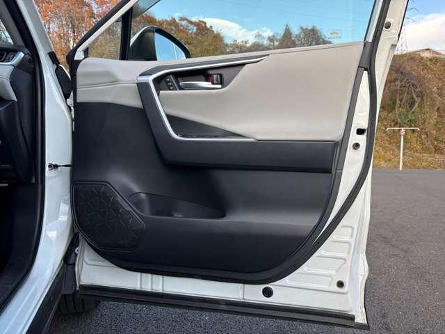 ＲＡＶ４ Ｇ　Ｚパッケージ　４ＷＤ　セーフティセンス！ブラインドスポットモニター！合皮シート！快適温熱シート！ハンドルヒーター！運転席パワーシート！純正ナビ＆フルセグＴＶ＆ＢＴ＆バックカメラ！デジタルインナーミラー！（30枚目）