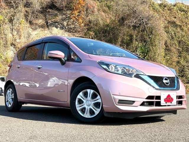 ノート ｅ－パワー　Ｘ　インテリジェントエマージェンシーブレーキ！車線逸脱警報！純正ナビ＆フルセグＴＶ＆ＤＶＤ！インテリジェントアラウンドビューモニター！スマートルームミラー！オートライト！インテリジェン（3枚目）