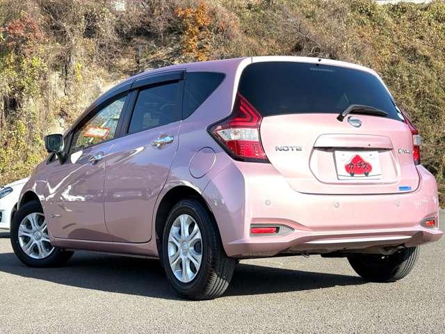 ノート ｅ－パワー　Ｘ　インテリジェントエマージェンシーブレーキ！車線逸脱警報！純正ナビ＆フルセグＴＶ＆ＤＶＤ！インテリジェントアラウンドビューモニター！スマートルームミラー！オートライト！インテリジェン（5枚目）