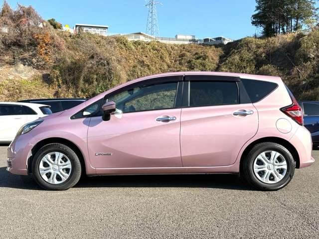ノート ｅ－パワー　Ｘ　インテリジェントエマージェンシーブレーキ！車線逸脱警報！純正ナビ＆フルセグＴＶ＆ＤＶＤ！インテリジェントアラウンドビューモニター！スマートルームミラー！オートライト！インテリジェン（8枚目）