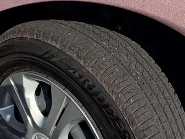 ノート ｅ－パワー　Ｘ　インテリジェントエマージェンシーブレーキ！車線逸脱警報！純正ナビ＆フルセグＴＶ＆ＤＶＤ！インテリジェントアラウンドビューモニター！スマートルームミラー！オートライト！インテリジェン（13枚目）