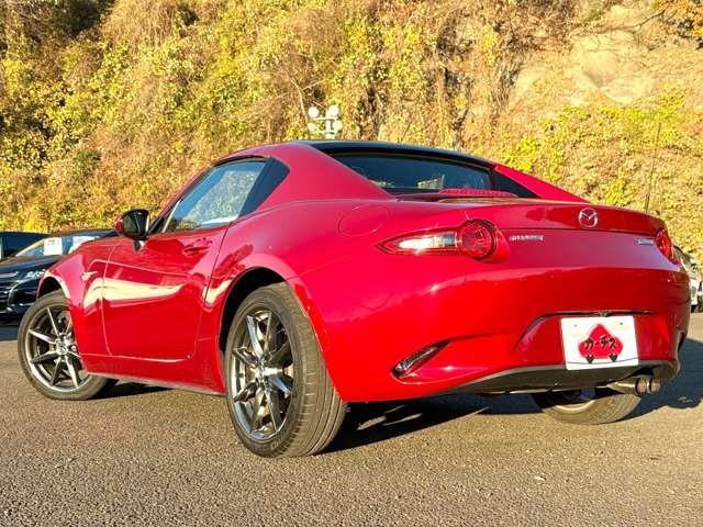 ロードスターＲＦ ＶＳ　２トーンルーフ！アイドリングストップ！セーフティパッケージ！レザーシート！シートヒーター！純正ナビ＆フルセグＴＶ＆ＤＶＤ＆ＢＴ＆バックカメラ！パドルシフト！純正ＥＴＣ！ＬＥＤヘッド（6枚目）