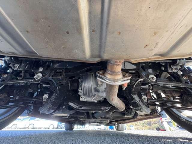 ロードスターＲＦ ＶＳ　２トーンルーフ！アイドリングストップ！セーフティパッケージ！レザーシート！シートヒーター！純正ナビ＆フルセグＴＶ＆ＤＶＤ＆ＢＴ＆バックカメラ！パドルシフト！純正ＥＴＣ！ＬＥＤヘッド（27枚目）