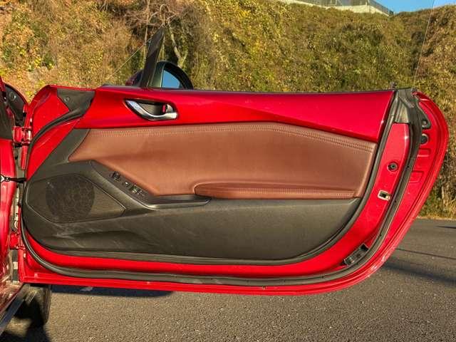 ロードスターＲＦ ＶＳ　２トーンルーフ！アイドリングストップ！セーフティパッケージ！レザーシート！シートヒーター！純正ナビ＆フルセグＴＶ＆ＤＶＤ＆ＢＴ＆バックカメラ！パドルシフト！純正ＥＴＣ！ＬＥＤヘッド（29枚目）