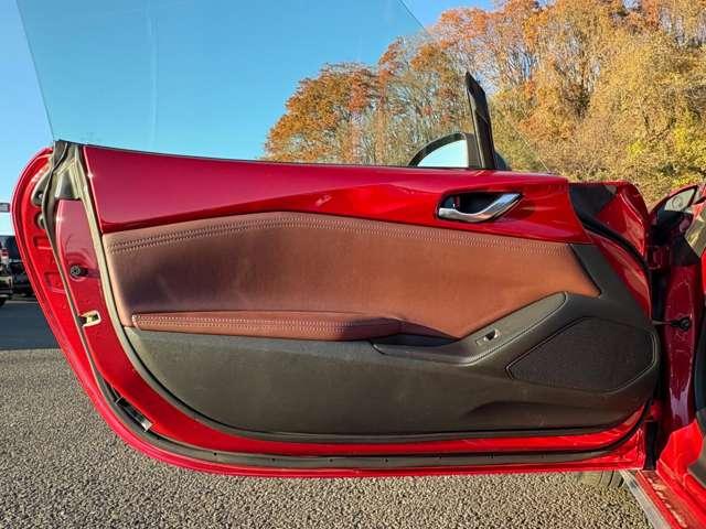 ロードスターＲＦ ＶＳ　２トーンルーフ！アイドリングストップ！セーフティパッケージ！レザーシート！シートヒーター！純正ナビ＆フルセグＴＶ＆ＤＶＤ＆ＢＴ＆バックカメラ！パドルシフト！純正ＥＴＣ！ＬＥＤヘッド（30枚目）