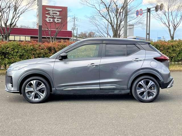 キックス Ｘ　２トーンカラー！セーフティアシスト！純正ナビ＆フルセグＴＶ＆ＤＶＤ＆ＢＴ！インテリジェントアラウンドビューモニター＆ルームミラー！ＬＥＤヘッドライト！オートライト！シートヒーター！（8枚目）