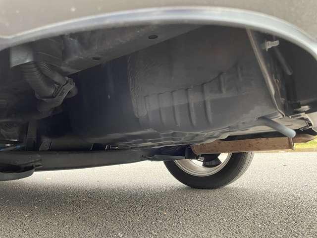 キックス Ｘ　２トーンカラー！セーフティアシスト！純正ナビ＆フルセグＴＶ＆ＤＶＤ＆ＢＴ！インテリジェントアラウンドビューモニター＆ルームミラー！ＬＥＤヘッドライト！オートライト！シートヒーター！（20枚目）