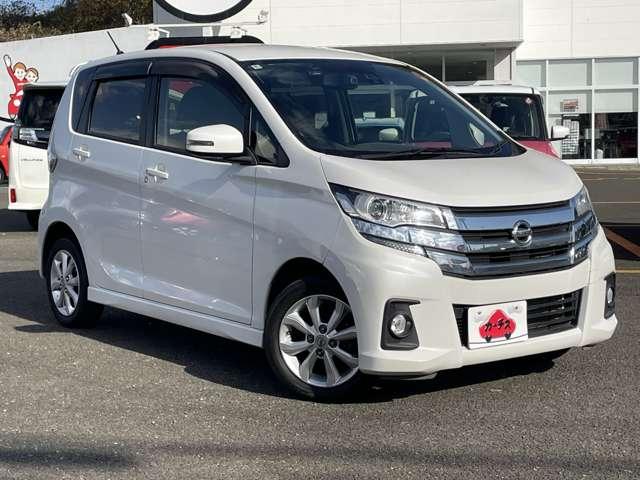 デイズ ハイウェイスター X 1オーナー車!アイドリングストップ!エマージェンシーブレーキ!純正ナビ&フルセグTV&BT!アラウンドビューモニター!HIDヘッドライト!オートライト!純正アルミ&エアロ!インテリ(3枚目)