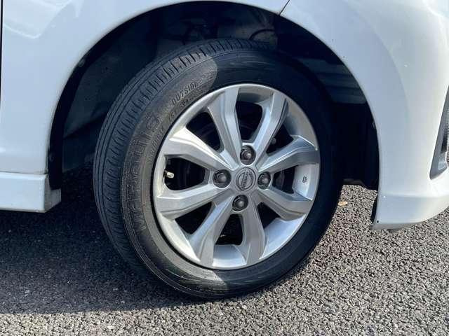 デイズ ハイウェイスター X 1オーナー車!アイドリングストップ!エマージェンシーブレーキ!純正ナビ&フルセグTV&BT!アラウンドビューモニター!HIDヘッドライト!オートライト!純正アルミ&エアロ!インテリ(10枚目)