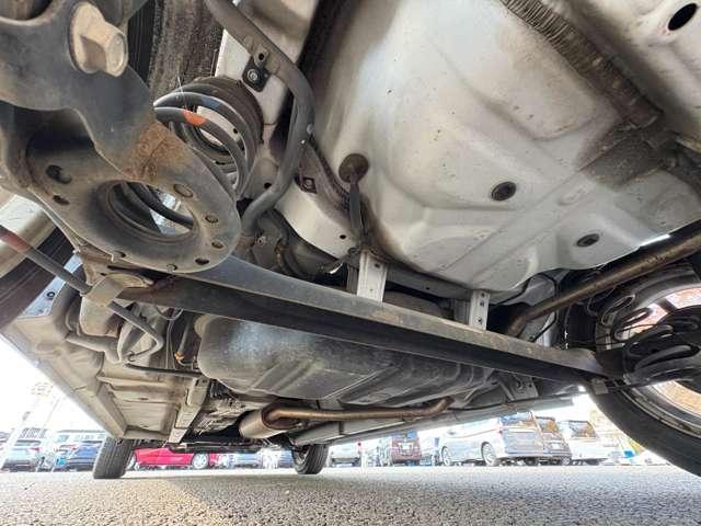 ミライース Ｇ　エコアイドル！純正アルミ！サイドエアバッグ！リモコンキー！ウィンカーミラー！純正１４インチアルミホイール！純正カーオーディオ！オートエアコン！横滑り防止装置！パワーウィンドウ！（25枚目）