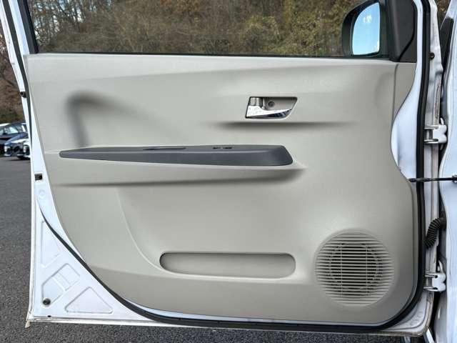 ミライース Ｇ　エコアイドル！純正アルミ！サイドエアバッグ！リモコンキー！ウィンカーミラー！純正１４インチアルミホイール！純正カーオーディオ！オートエアコン！横滑り防止装置！パワーウィンドウ！（28枚目）