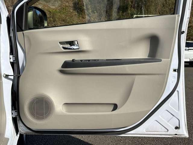 ミライース Ｇ　エコアイドル！純正アルミ！サイドエアバッグ！リモコンキー！ウィンカーミラー！純正１４インチアルミホイール！純正カーオーディオ！オートエアコン！横滑り防止装置！パワーウィンドウ！（29枚目）