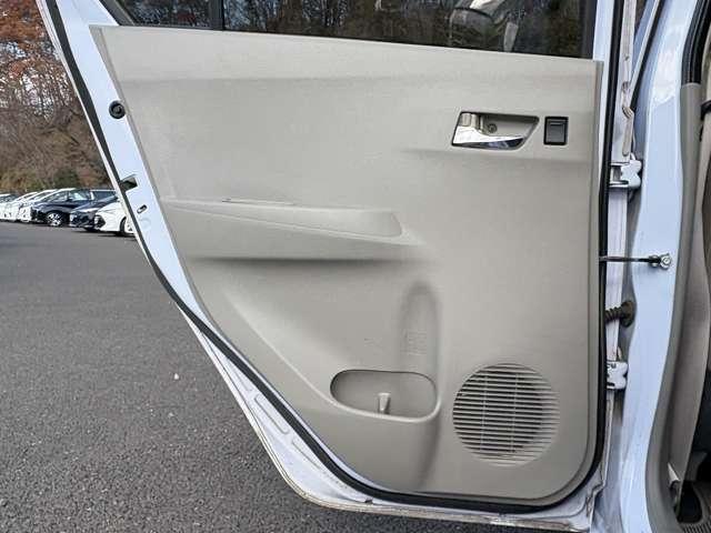 ミライース Ｇ　エコアイドル！純正アルミ！サイドエアバッグ！リモコンキー！ウィンカーミラー！純正１４インチアルミホイール！純正カーオーディオ！オートエアコン！横滑り防止装置！パワーウィンドウ！（30枚目）