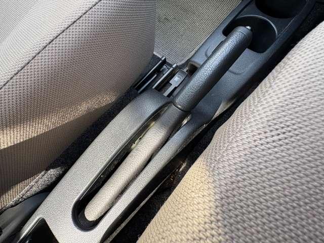 ミライース Ｇ　エコアイドル！純正アルミ！サイドエアバッグ！リモコンキー！ウィンカーミラー！純正１４インチアルミホイール！純正カーオーディオ！オートエアコン！横滑り防止装置！パワーウィンドウ！（42枚目）