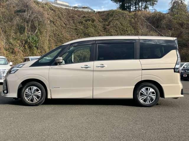 セレナ e-パワー ハイウェイスターV 全方位運転支援システム!プロパイロット!純正ナビ&フルセグTV&DVD&BT!インテリジェントアラウンドビューモニター&ルームミラー!ハンズフリー両側パワースライドドア!アダプティ!禁煙車!(9枚目)