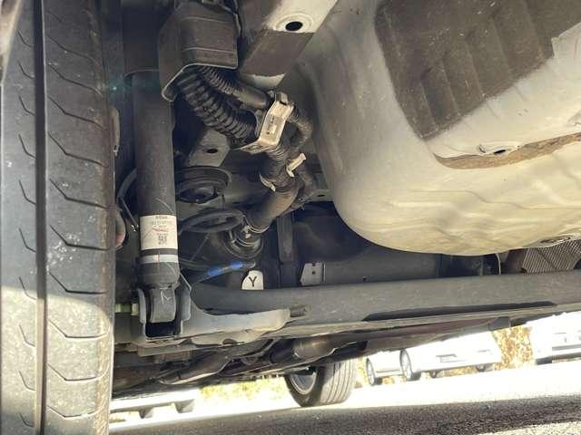 キックス X セーフティアシスト!純正ナビ&フルセグTV&DVD&BT!インテリジェントアラウンドビューモニター&ルームミラー!LEDヘッドライト!オートライト!純正アルミ!半革シート!純正ET(11枚目)