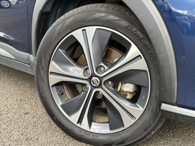 キックス X セーフティアシスト!純正ナビ&フルセグTV&DVD&BT!インテリジェントアラウンドビューモニター&ルームミラー!LEDヘッドライト!オートライト!純正アルミ!半革シート!純正ET(16枚目)