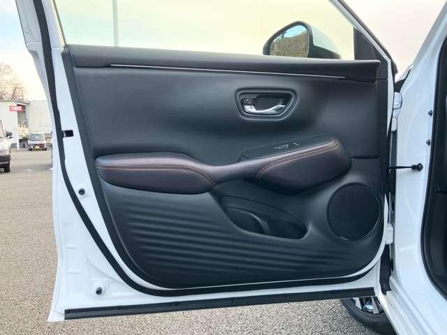 ZR-V e:HEV Z マルーン本革/9型ホンダコネクトナビ&マルチビュー/BOSE12スピーカー/ホンダセンシング/渋滞時追従クルーズ/ハンズフリー電動テール/ワイヤレス充電/ETC2.0/ハンドルヒーター/パワーシート(30枚目)