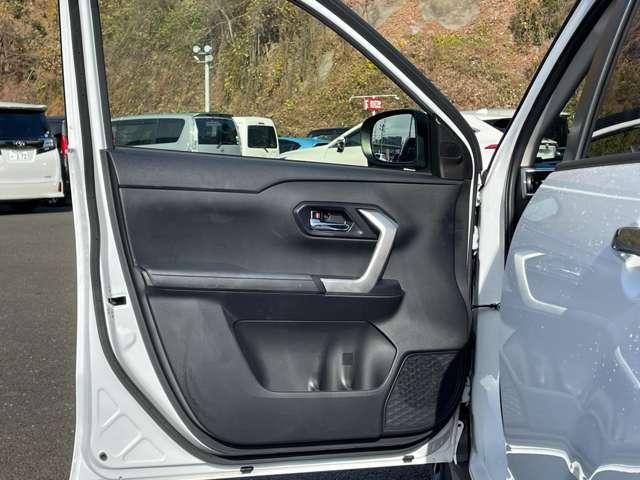 ライズ ハイブリッド1.2Z スマートアシスト!コーナリングトレースアシスト!カロッツェリアナビ&BT&バックカメラ!LEDヘッドライト!LEDシーケンシャルターンランプ!純正アルミ!シートヒーター!社外ETC(30枚目)