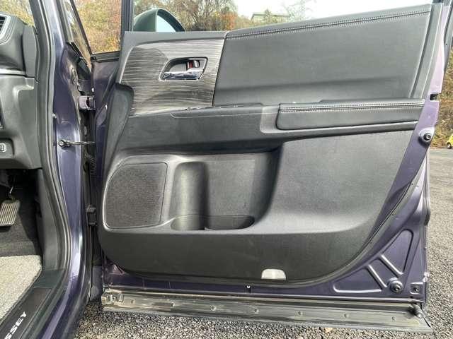 オデッセイハイブリッド ハイブリッドアブソルート・ホンダセンシングEXパック クルーズコントロール、フリップダウンモニター、バックカメラ、両側パワースライドドア(22枚目)