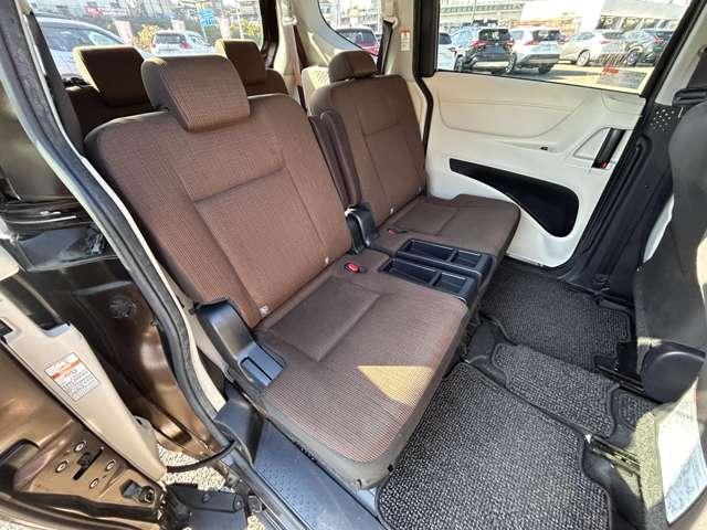 シエンタ １．５Ｇ　４ＷＤ　６名　プリクラッシュセーフティ！レーンディパーチャーアラート！オートマチックハイビーム！純正ナビ！フルセグＴＶ！バックカメラ！両側パワースライドドア！社外マフラー【フタバ】！純正アルミホ（21枚目）