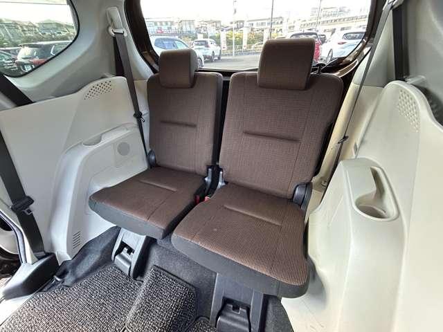 シエンタ １．５Ｇ　４ＷＤ　６名　プリクラッシュセーフティ！レーンディパーチャーアラート！オートマチックハイビーム！純正ナビ！フルセグＴＶ！バックカメラ！両側パワースライドドア！社外マフラー【フタバ】！純正アルミホ（24枚目）