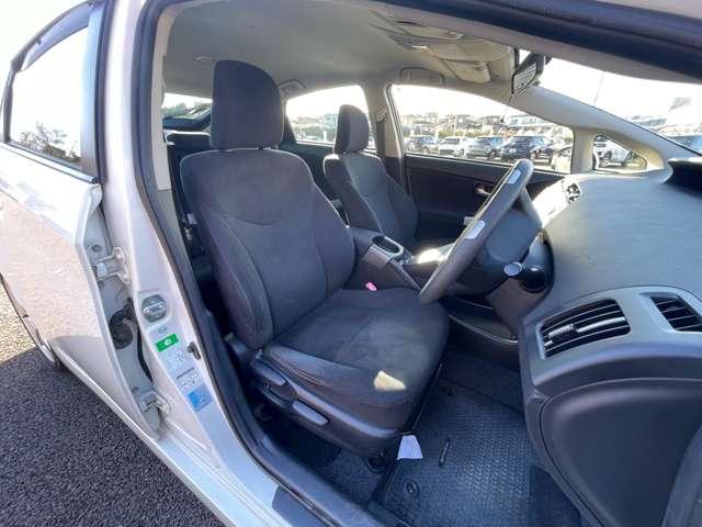 プリウス 1.8Sツーリングセレクション 5名 純正ナビ!ワンセグTV!バックカメラ!LEDヘッドライト!スマートキー!ウィンカーミラー!(17枚目)