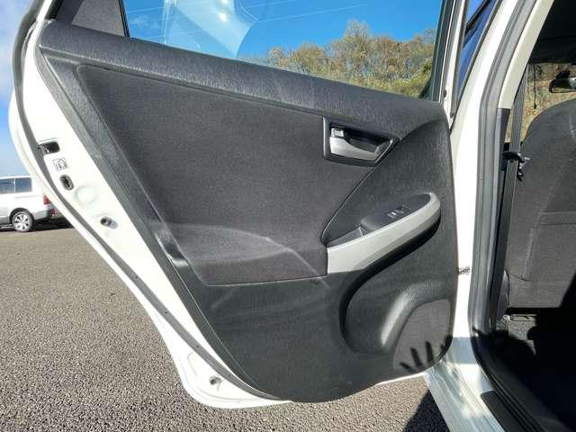 プリウス 1.8Sツーリングセレクション 5名 純正ナビ!ワンセグTV!バックカメラ!LEDヘッドライト!スマートキー!ウィンカーミラー!(25枚目)