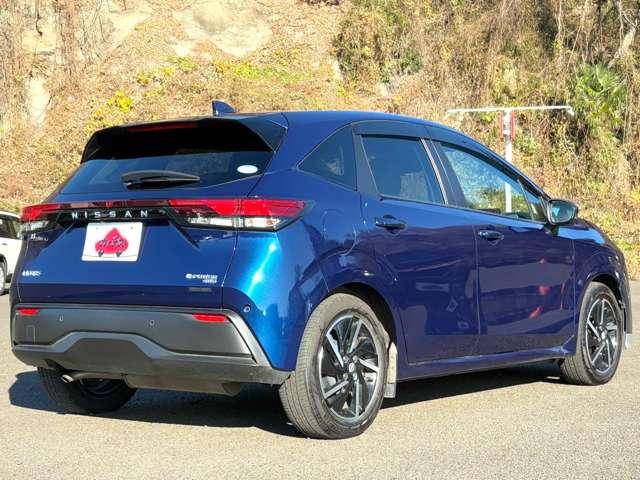 ノート X FOUR 1オーナー車!4WD!全方位運転支援システム!純正ナビ&フルセグTV&BT&バックカメラ!アダプティブLEDヘッドライト!オートライト!純正アルミ!シートヒーター!ステアリングヒーター(4枚目)