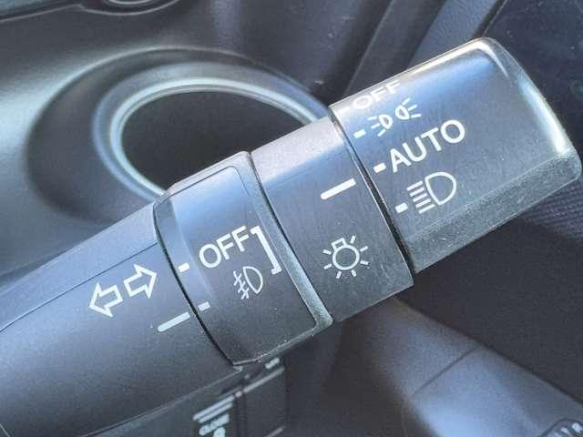 N-BOXカスタム G・Lパッケージ 禁煙車/純正Gathersナビ/CD&DVD/純正14インチアルミ/HIDヘッドライト/オートライト/横滑り防止/チップアップシート/電動格納ミラー/ETC/スマートキー(17枚目)