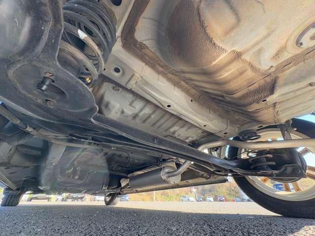 N-BOXカスタム G・Lパッケージ 禁煙車/純正Gathersナビ/CD&DVD/純正14インチアルミ/HIDヘッドライト/オートライト/横滑り防止/チップアップシート/電動格納ミラー/ETC/スマートキー(33枚目)