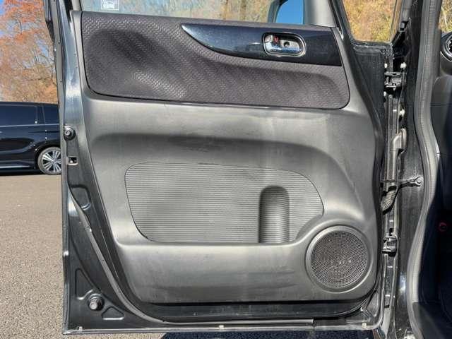 N-BOXカスタム G・Lパッケージ 禁煙車/純正Gathersナビ/CD&DVD/純正14インチアルミ/HIDヘッドライト/オートライト/横滑り防止/チップアップシート/電動格納ミラー/ETC/スマートキー(35枚目)