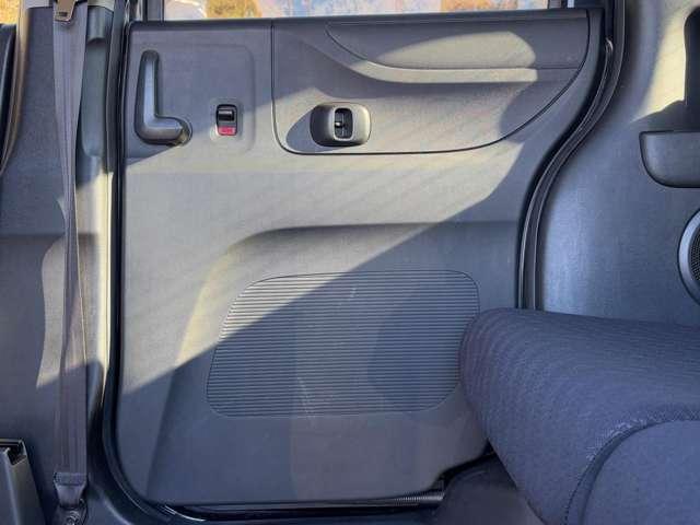 N-BOXカスタム G・Lパッケージ 禁煙車/純正Gathersナビ/CD&DVD/純正14インチアルミ/HIDヘッドライト/オートライト/横滑り防止/チップアップシート/電動格納ミラー/ETC/スマートキー(38枚目)