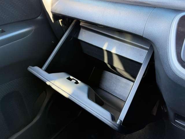 N-BOXカスタム G・Lパッケージ 禁煙車/純正Gathersナビ/CD&DVD/純正14インチアルミ/HIDヘッドライト/オートライト/横滑り防止/チップアップシート/電動格納ミラー/ETC/スマートキー(55枚目)