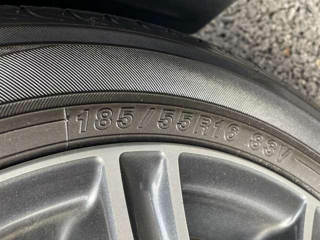 カローラフィールダー ハイブリッドG エアロツアラー 禁煙/衝突軽減/ドラレコーダー/ETC2.0/純正ナビ/バックカメラ/レーンキープアシスト/横滑り防止装/Bluetooth/メモリーナビ/フルセグTV/ルーフレール/純正16インチアルミホイール(13枚目)