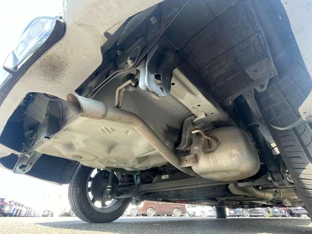 カローラフィールダー ハイブリッドG エアロツアラー 禁煙/衝突軽減/ドラレコーダー/ETC2.0/純正ナビ/バックカメラ/レーンキープアシスト/横滑り防止装/Bluetooth/メモリーナビ/フルセグTV/ルーフレール/純正16インチアルミホイール(33枚目)