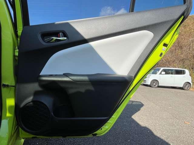 プリウス 1.8Aプレミアム ツーリングセレクション セーフティセンスP/BSM/パーキングアシスト/レーンキープアシスト/ソナー/禁煙車/追従型クルコン/純正ナビ/フルセグ/ETC/ドラレコ/バックカメラ/シートヒーター/パワーシート/LEDライト(26枚目)