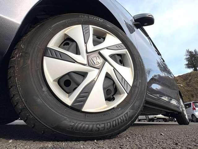 フリードハイブリッド 1.5ハイブリッドGホンダセンシング 6名 ホンダセンシング!ギャザーズナビ&フルセグTV&DVD&BT&バックカメラ!ギャザーズフリップダウンモニター!両側パワースライドドア!LEDヘッドライト!オートライト!純正ETC!(11枚目)