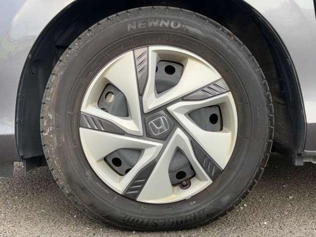 フリードハイブリッド 1.5ハイブリッドGホンダセンシング 6名 ホンダセンシング!ギャザーズナビ&フルセグTV&DVD&BT&バックカメラ!ギャザーズフリップダウンモニター!両側パワースライドドア!LEDヘッドライト!オートライト!純正ETC!(12枚目)